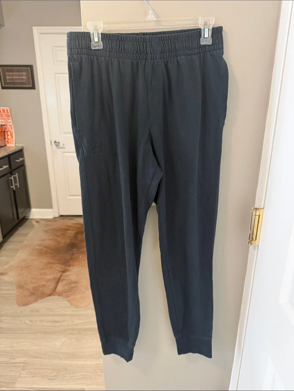 Under Armour Cotton Blend Jogger Sweatpants – Men’s Large – Black